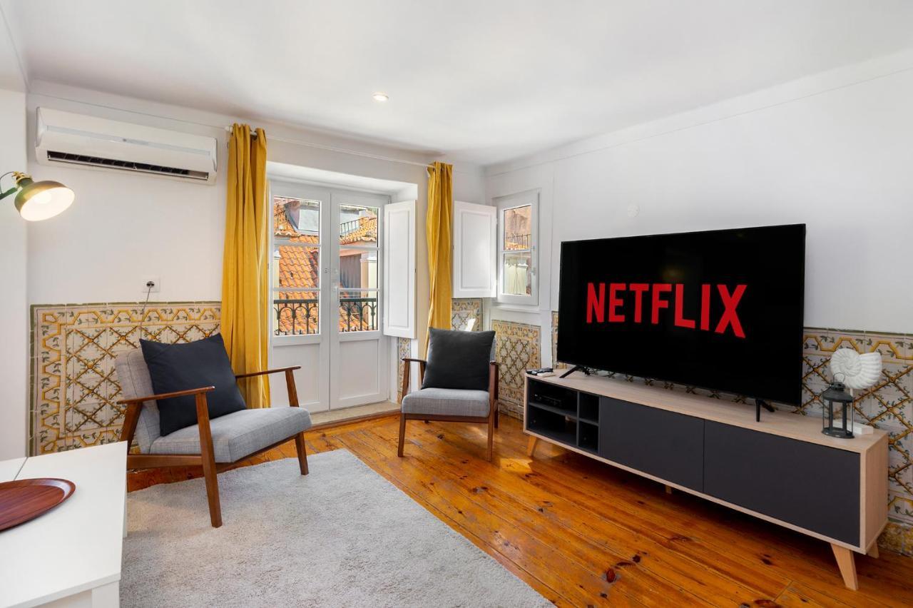 Whome Charming And Historical Apartment In Santa Justa Lisbon Exterior photo